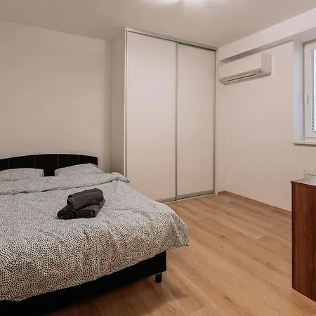 Bnb Sk Mileticova 1 Апартаменты *